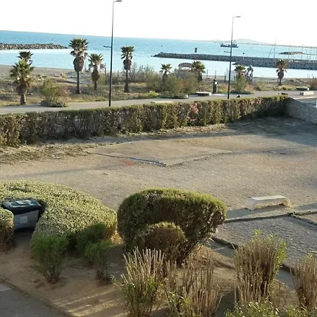 - Lazaret *
